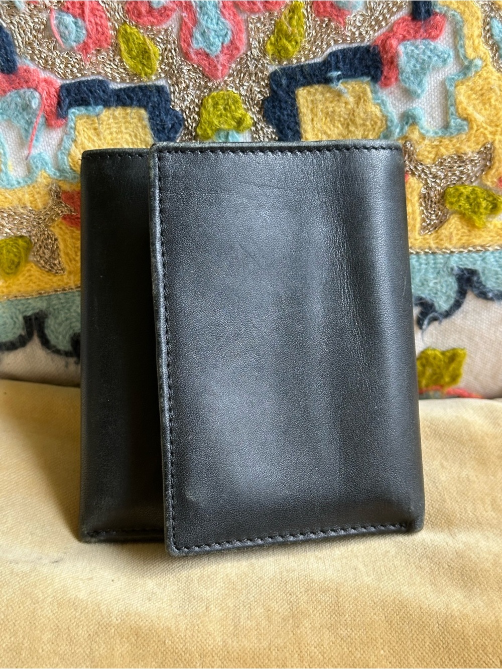 Rolf’s Classic Black Leather Trifold Wallet